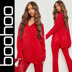NWT BOOHOO PLISSE RELAXED FIT SHIRT RED LONG SLEEVE COLLARED KRINKLE Christmas
